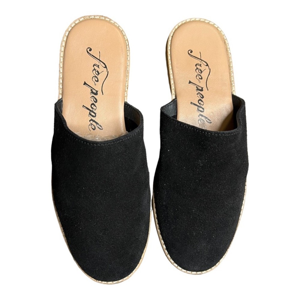 🎉🎉CC🎉🎉 Free People Black suede coronada mule slide